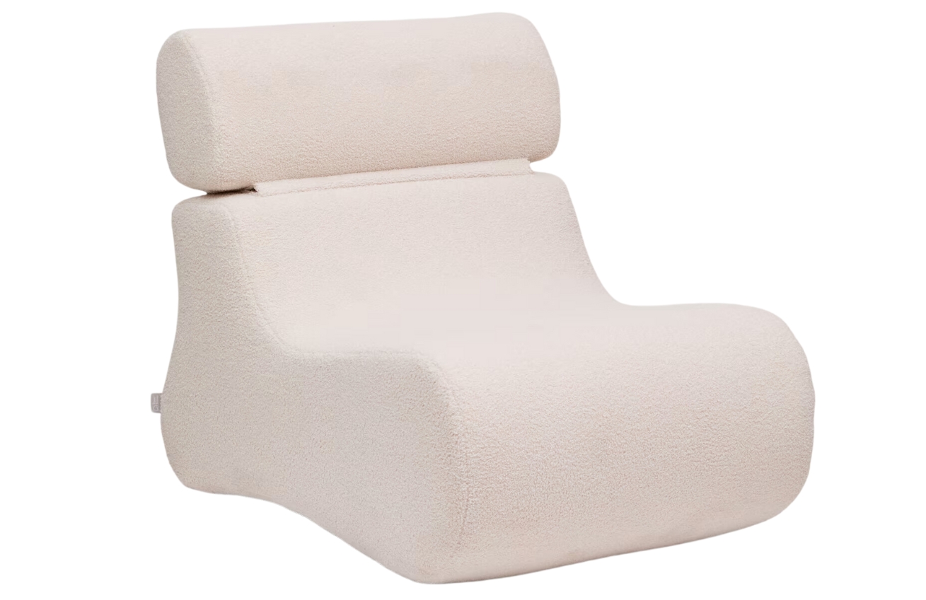 Béžové bouclé křeslo Kave Home Club